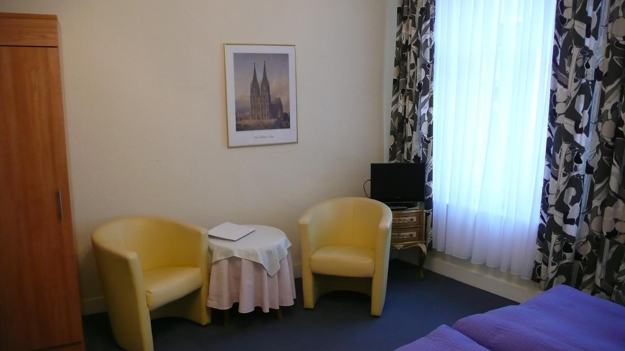 Storyhotel Bergischer Hof Koenigswinter Room photo