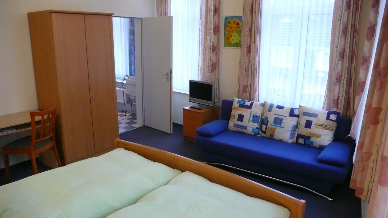 Storyhotel Bergischer Hof Koenigswinter Room photo